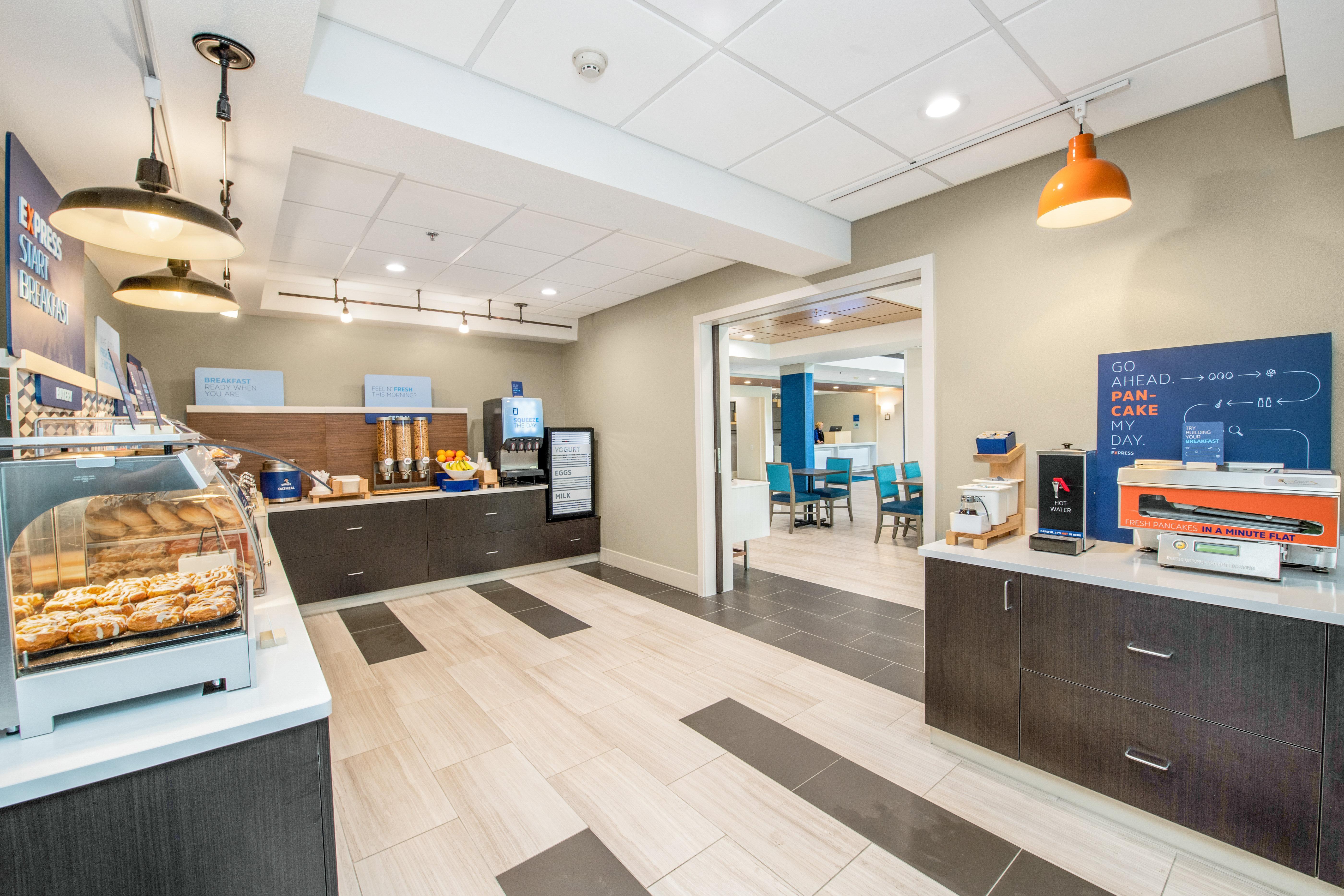 Holiday Inn Express - Delafield By Ihg Exterior foto